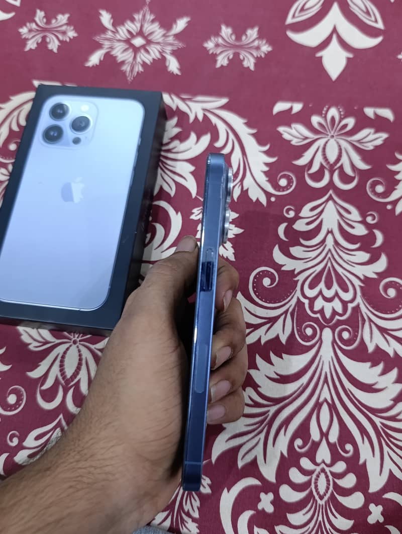 Apple iPhone 13 Pro 1