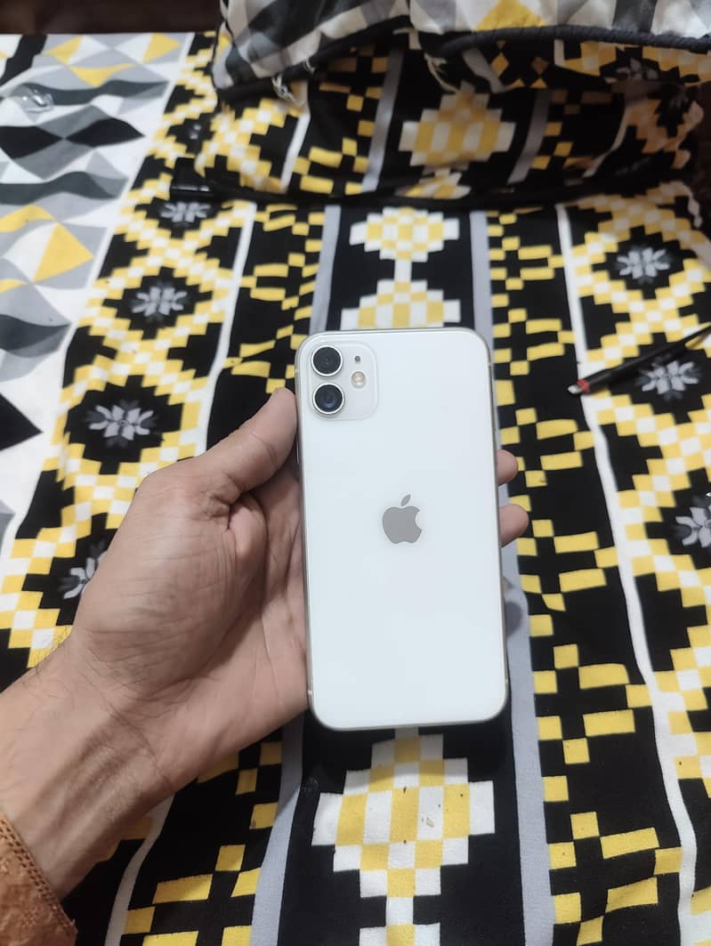 Apple iPhone 11 12