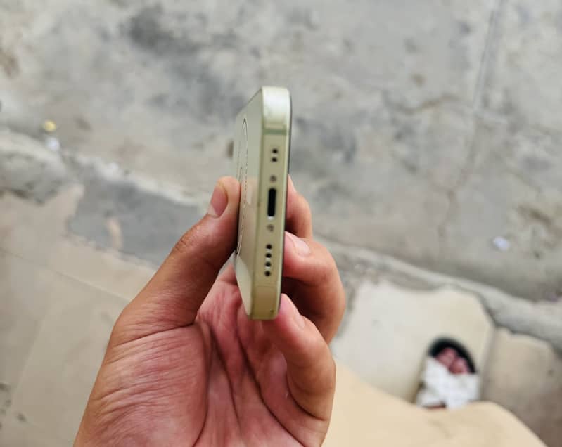 Apple iPhone 12 mini 1