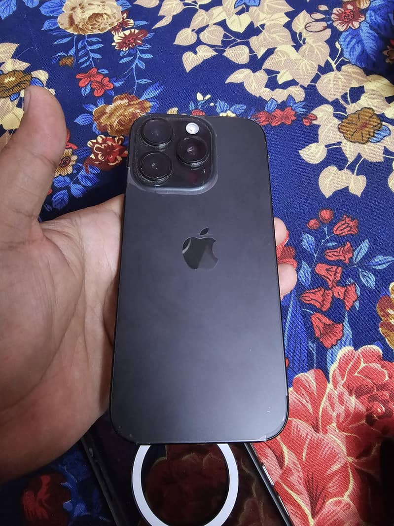 Apple iPhone 16 Pro 0