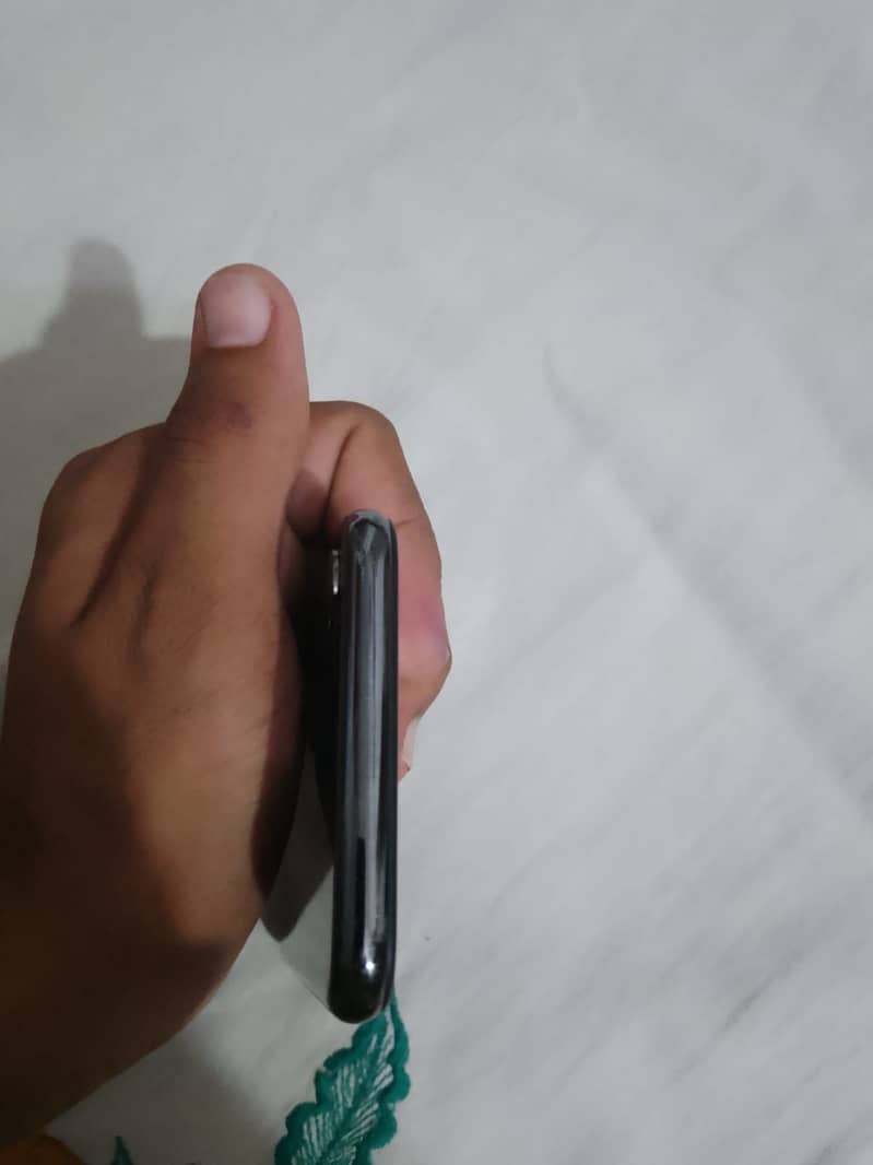 iPhone 3