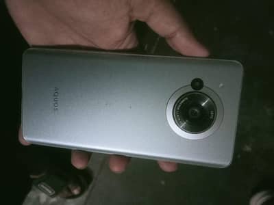 Aqous r7 12/256gb 8 gen processor