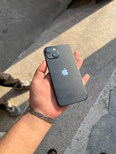Apple iPhone 13