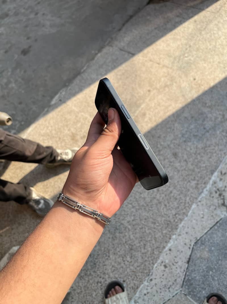 Apple iPhone 13 1