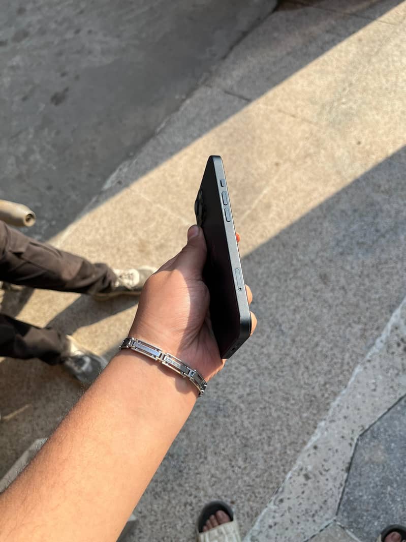 Apple iPhone 13 3