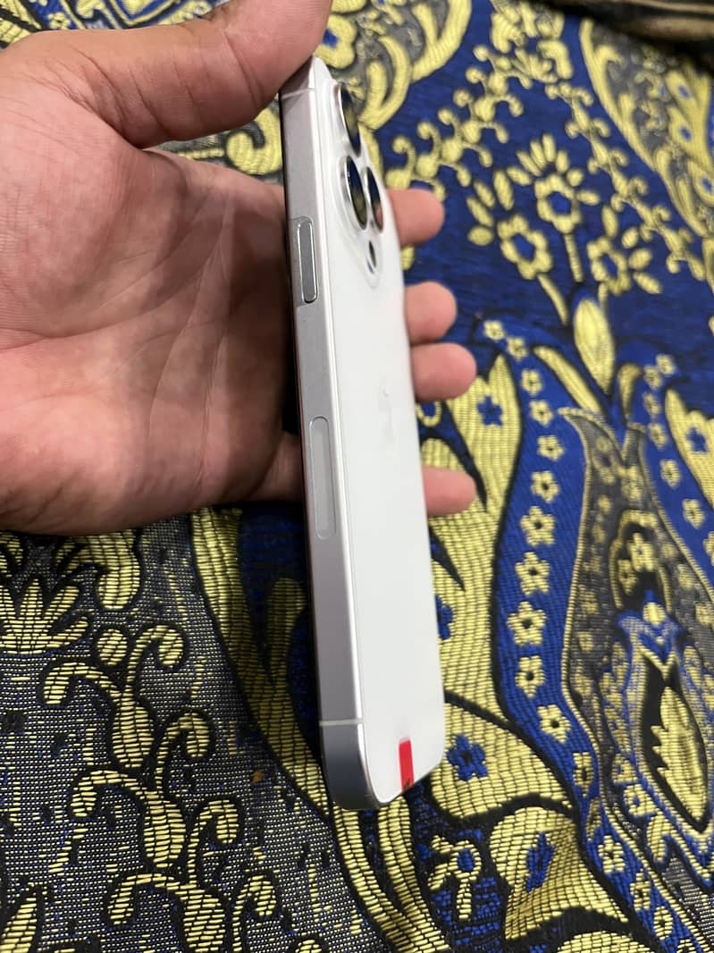 Apple iPhone 15 Pro Max 1