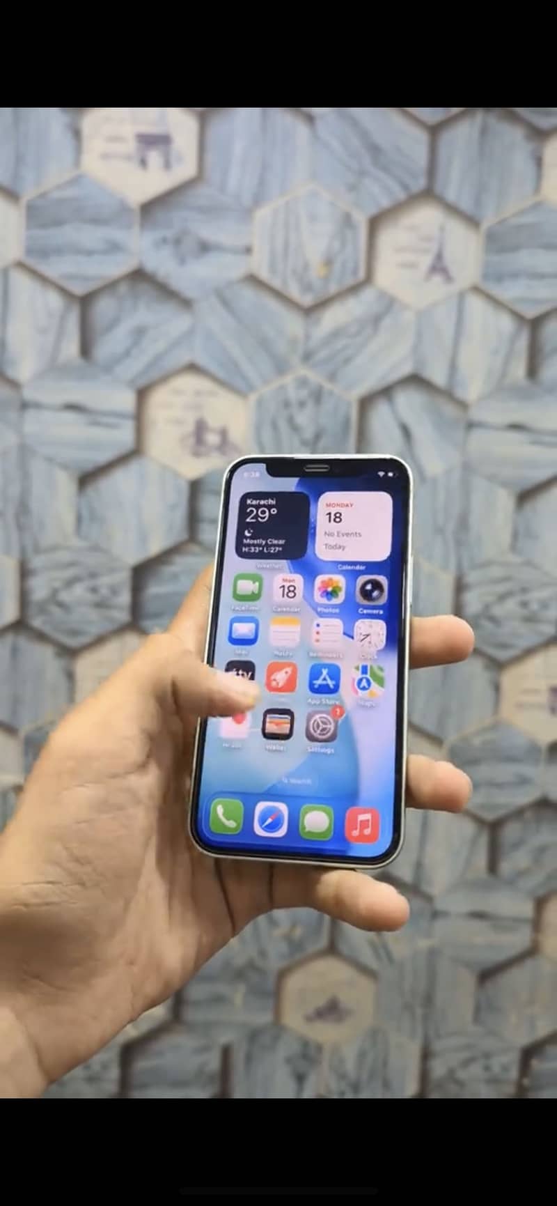 Apple iPhone 12 1