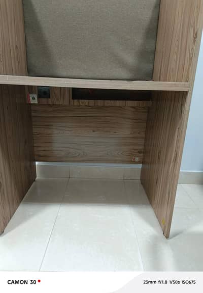 study table computer desk wooden condition 10/10