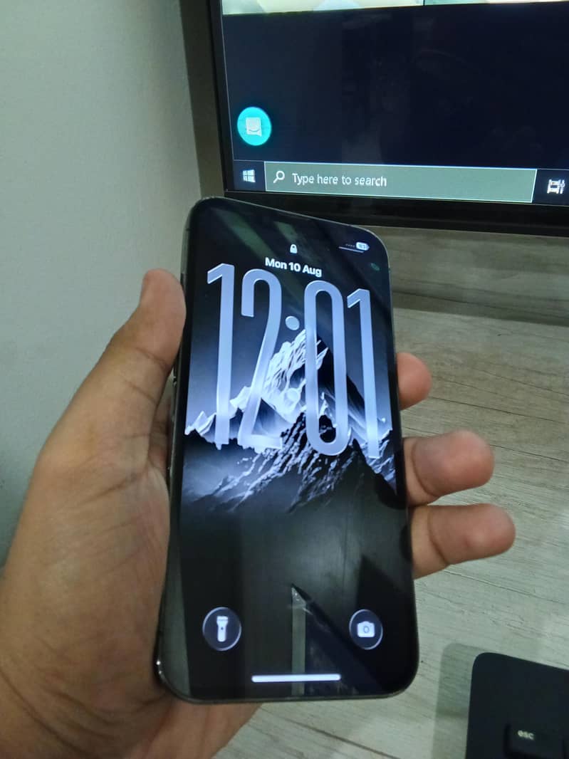 Apple iPhone 13 Pro 1