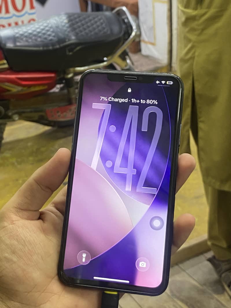 Apple iPhone 11 Pro Max 1