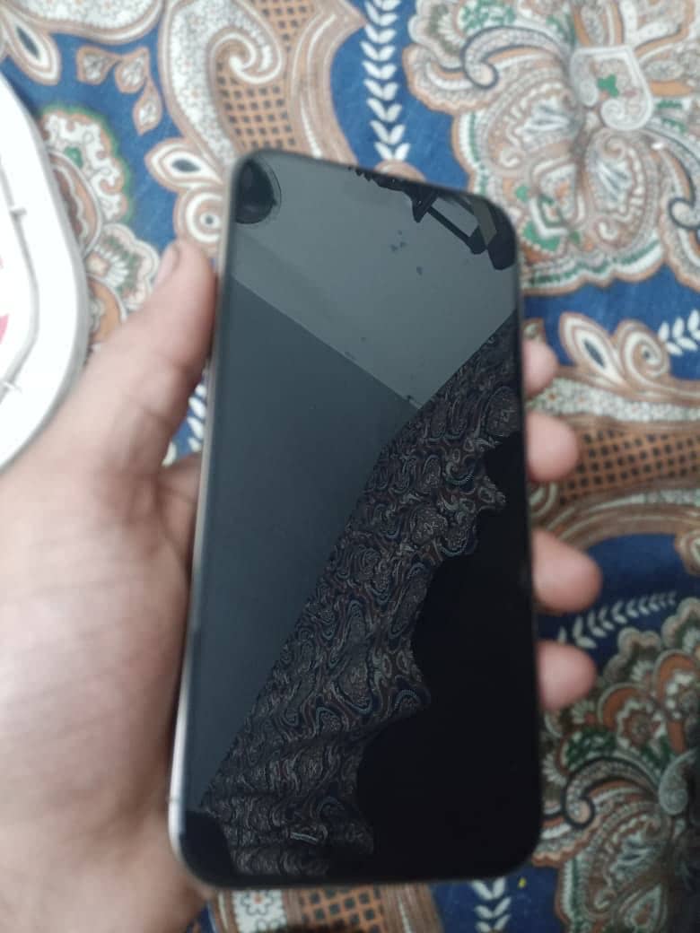 Apple iPhone 16 Pro Max 5