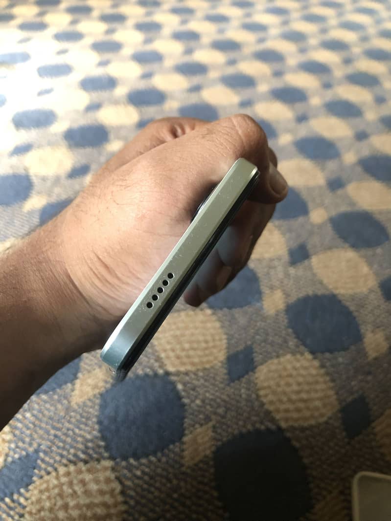 Model VivoY18 1