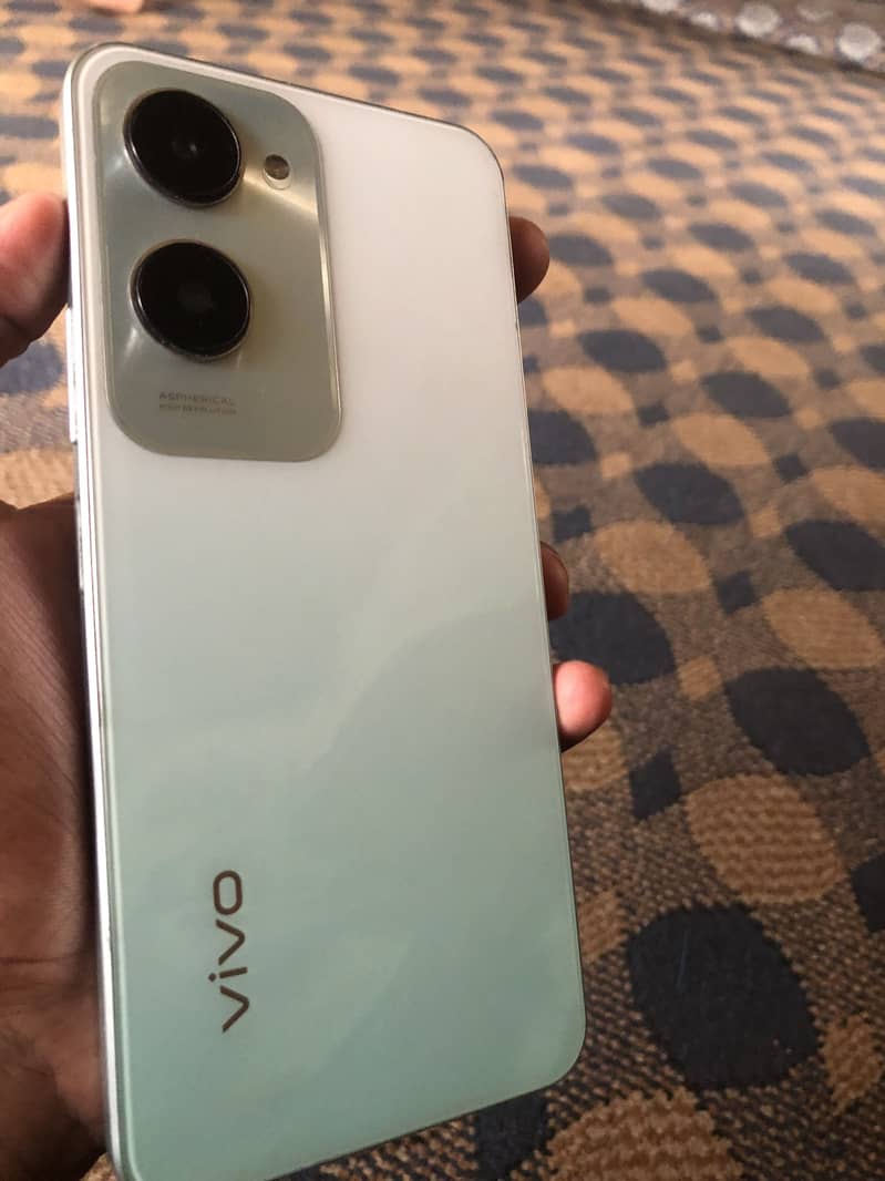 Model VivoY18 4