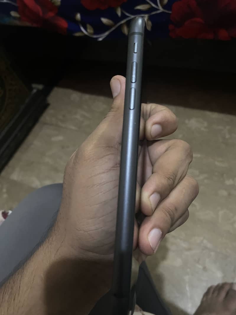 Apple iPhone 11 3