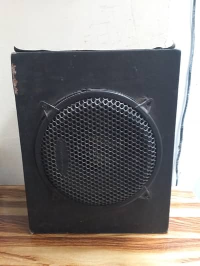 Woofer, 4 Channel Amplifier With Complete Wiring