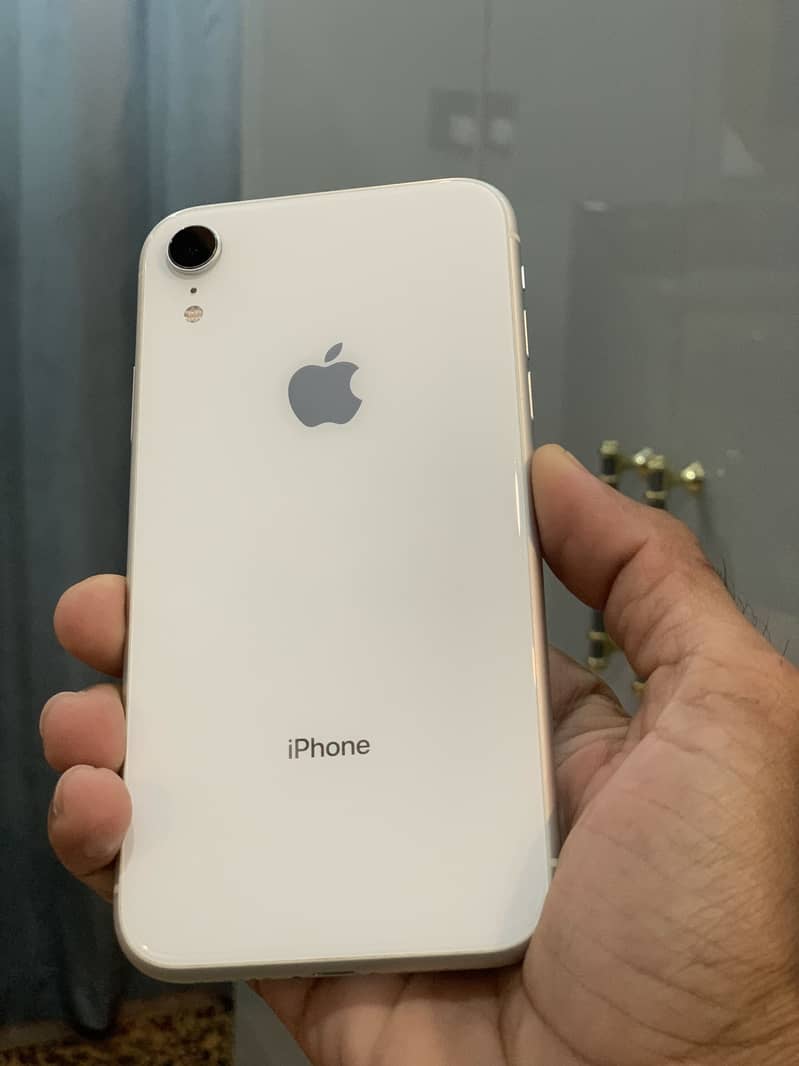 Apple iPhone X 4