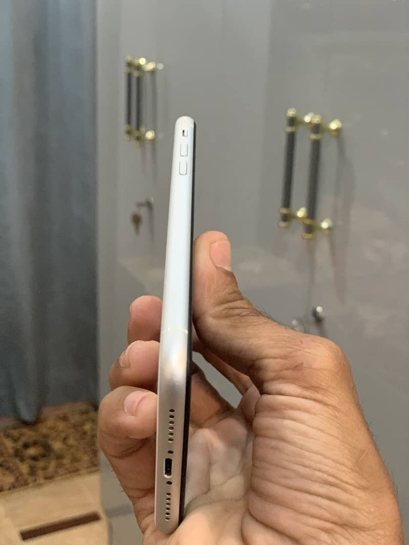 Apple iPhone X 6