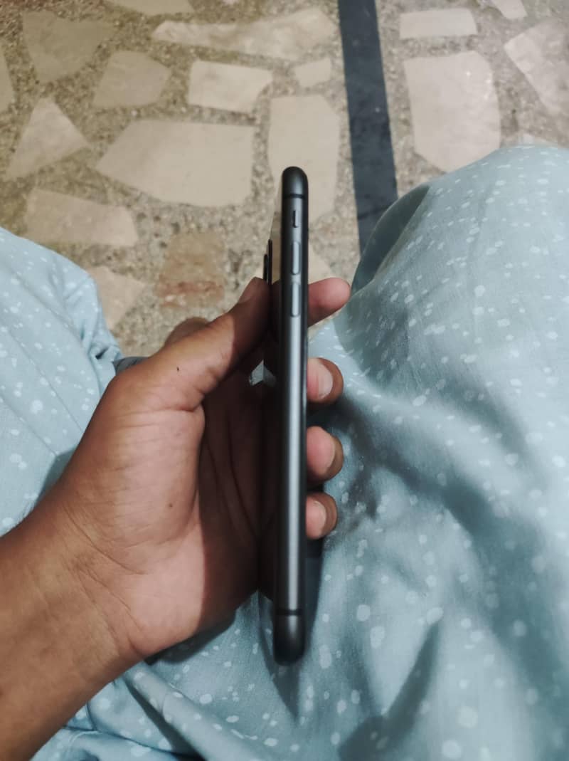 Apple iPhone 11 2