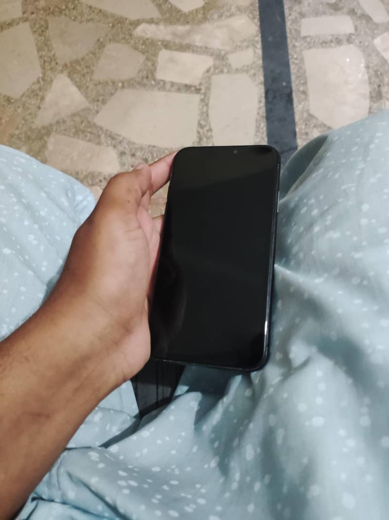 Apple iPhone 11 4