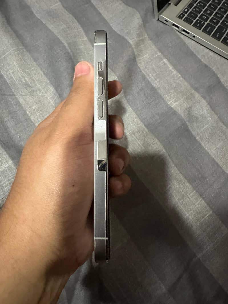 Apple iPhone 14 Pro 1