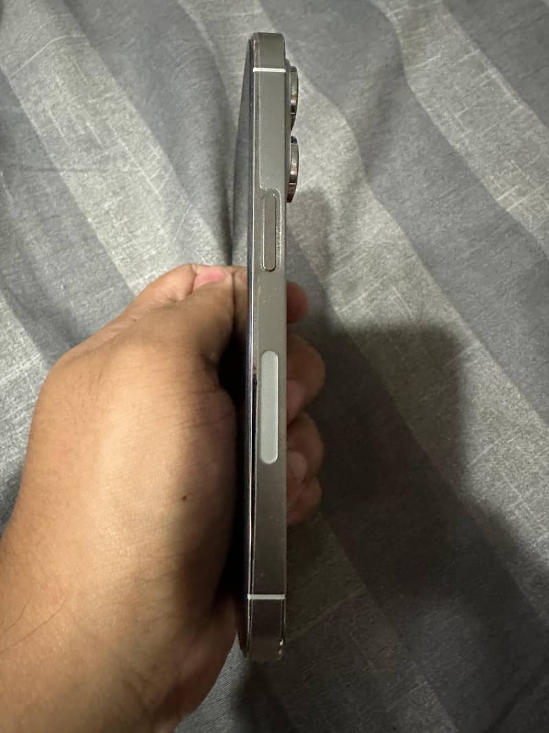 Apple iPhone 14 Pro 3