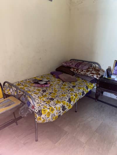 SINGLE FOLDABLE BED