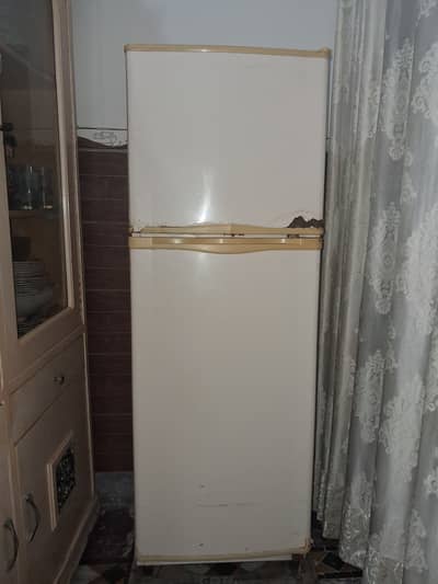 Dawlence small fridge all ok in working