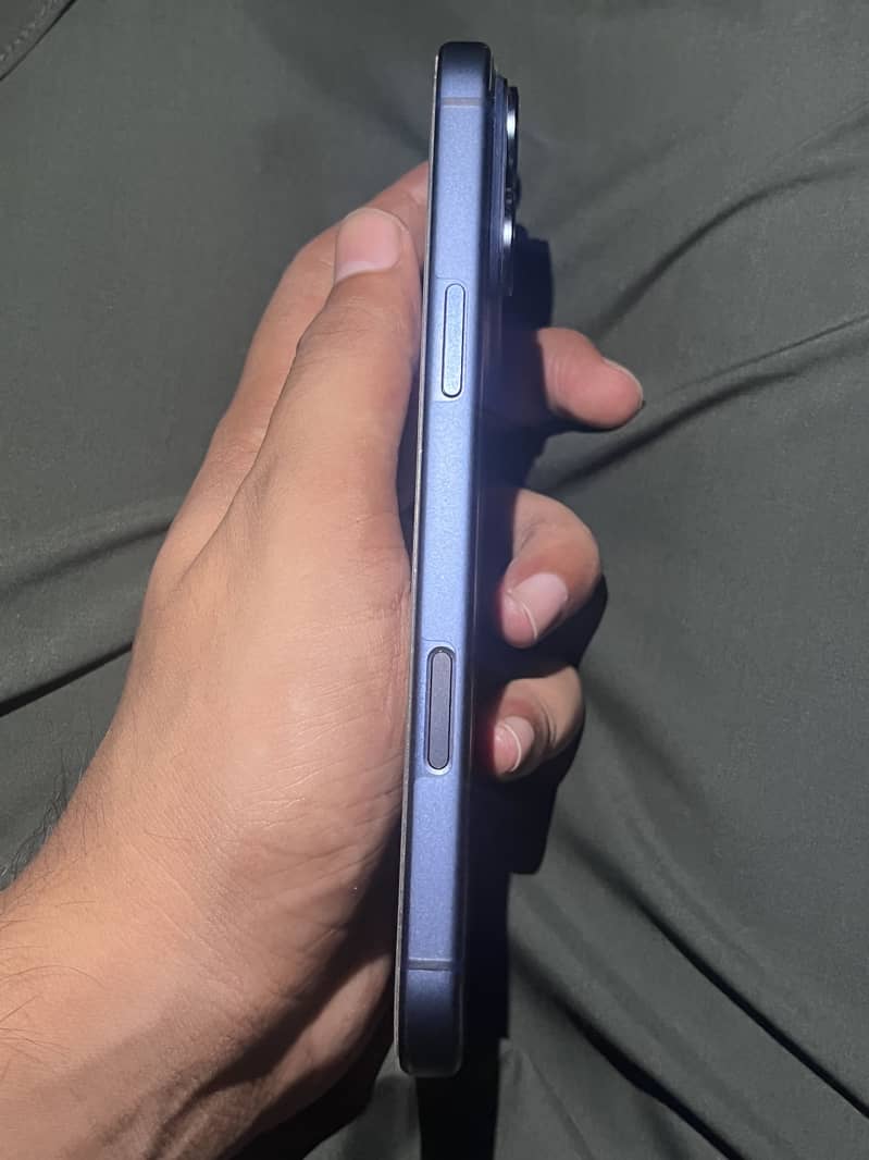 Apple iPhone 17 Pro Max 3