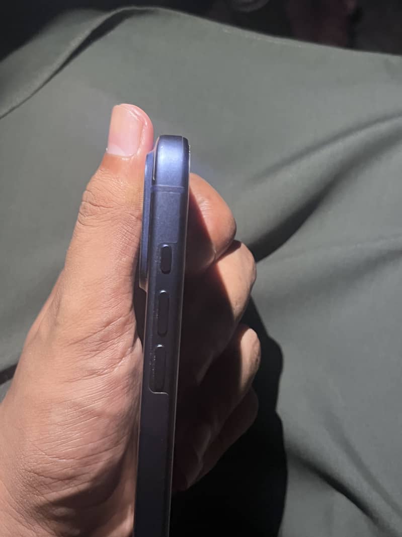 Apple iPhone 17 Pro Max 4