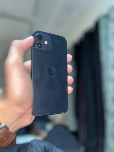 Apple iPhone 12