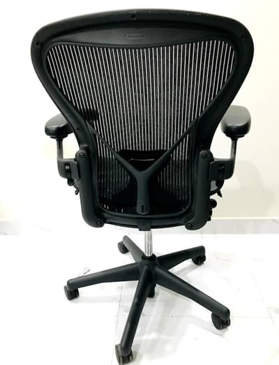 Imported Chair Executive chair Herman Miller Aeron Size B