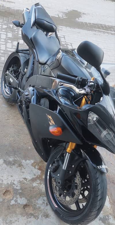 Yamaha R1