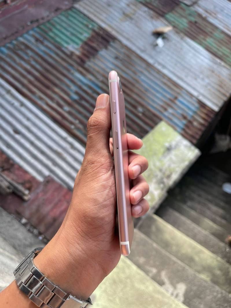 Apple iPhone 7 Plus 2