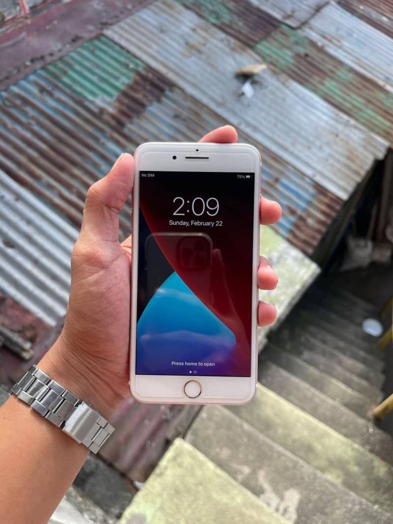 Apple iPhone 7 Plus 5