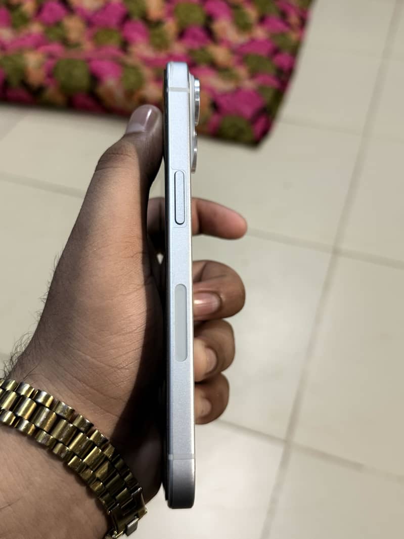 Apple iPhone 15 3