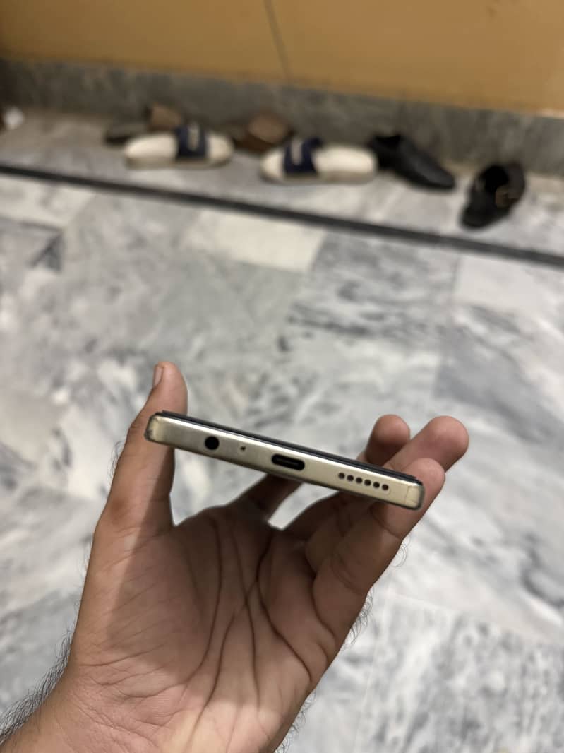 Tecno CAMON 30 1