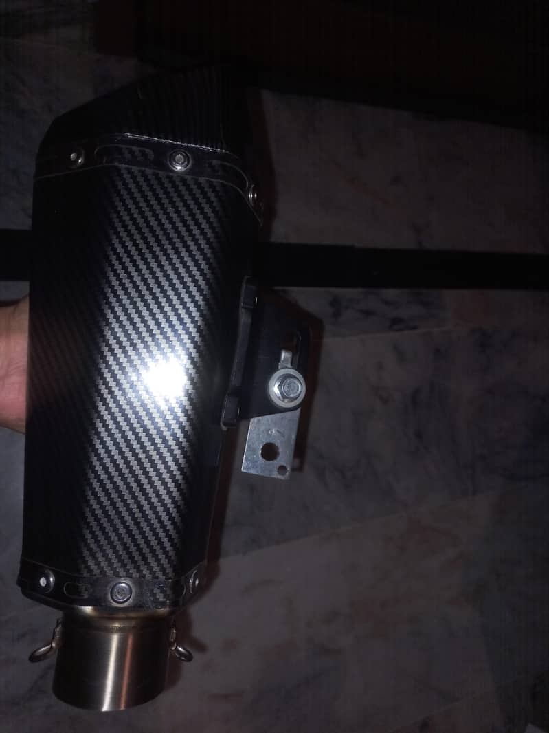 Akrapovic shark 0