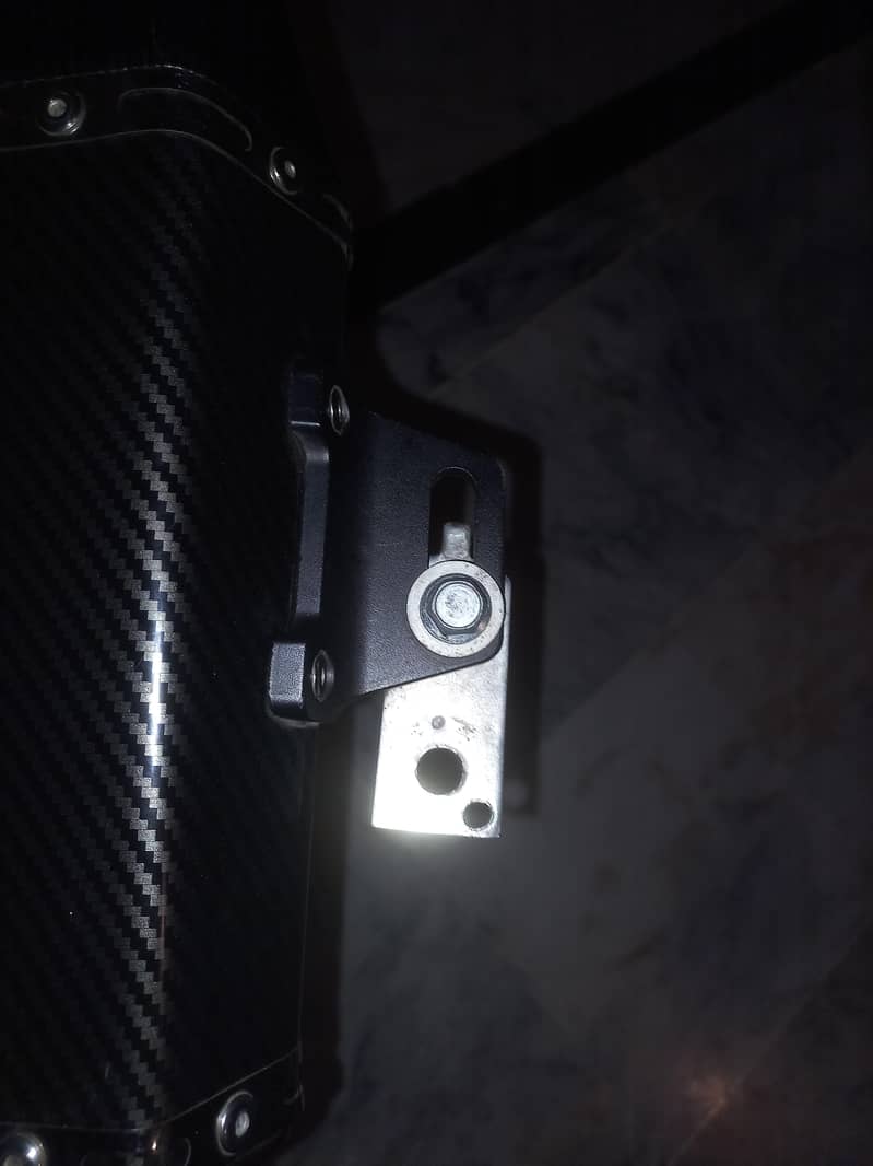Akrapovic shark 3