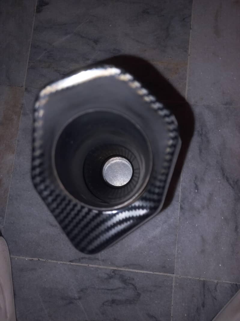 Akrapovic shark 6