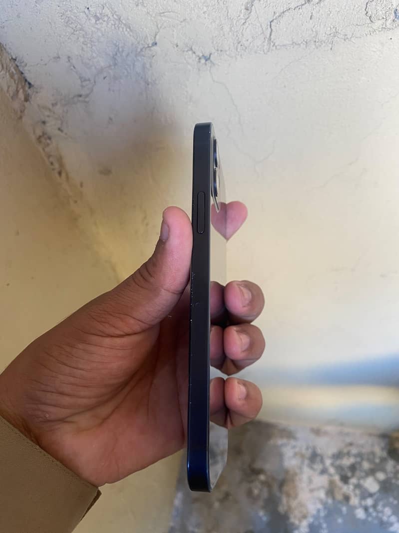Apple iPhone 12 2