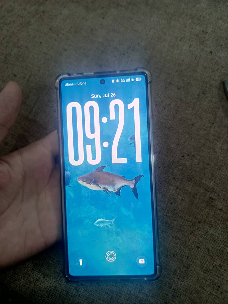 Tecno camon 40 simple 0