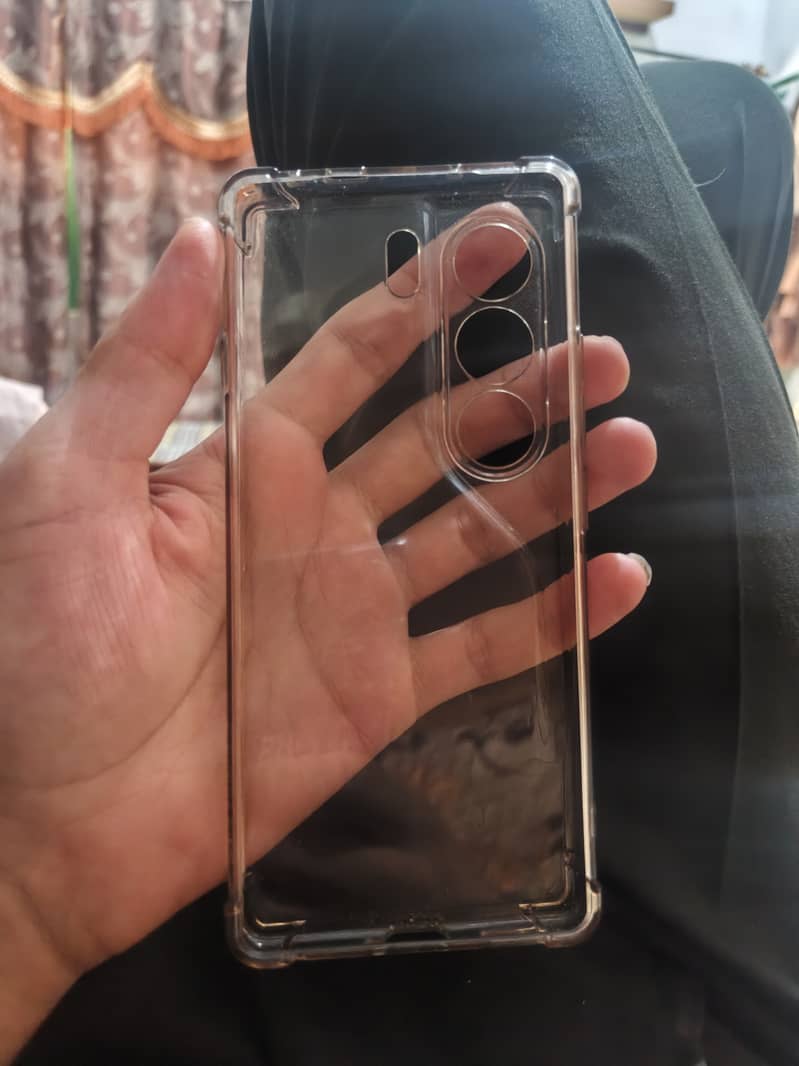 Tecno camon 40 simple 4
