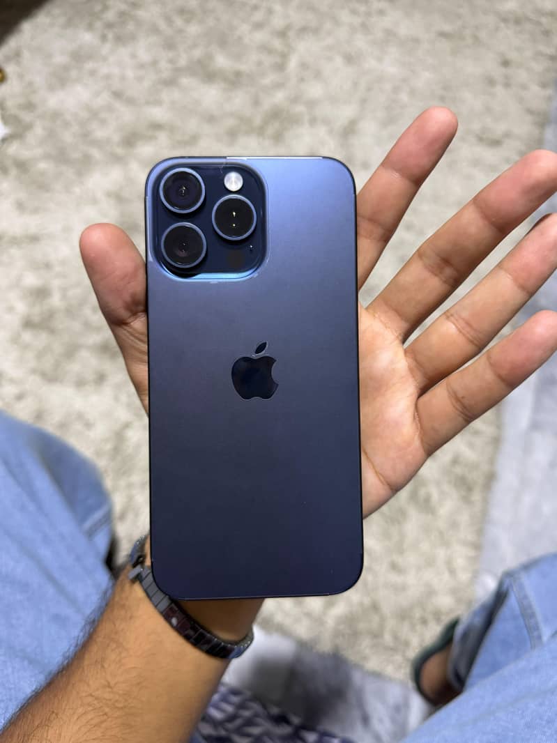 Apple iPhone 15 Pro Max 1