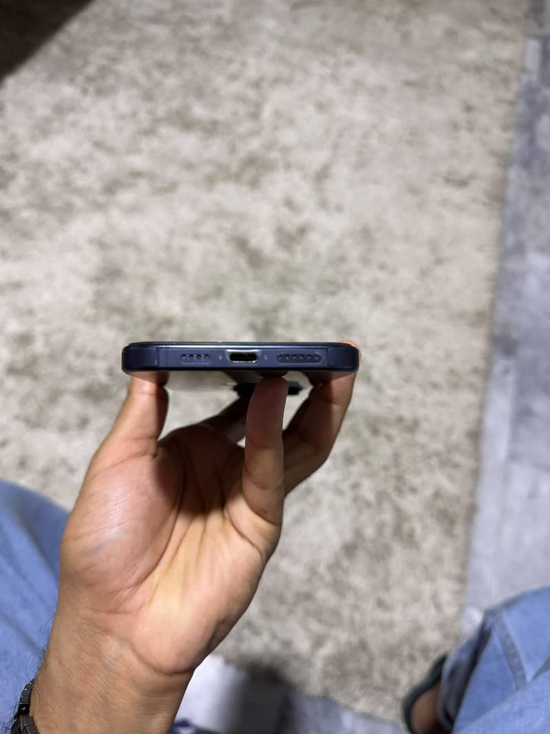 Apple iPhone 15 Pro Max 3