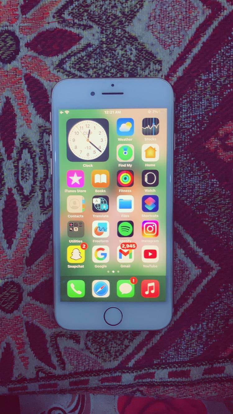 Apple iPhone 8 1