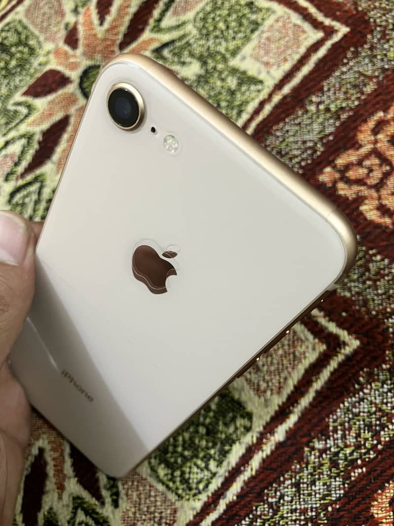 Apple iPhone 8 4