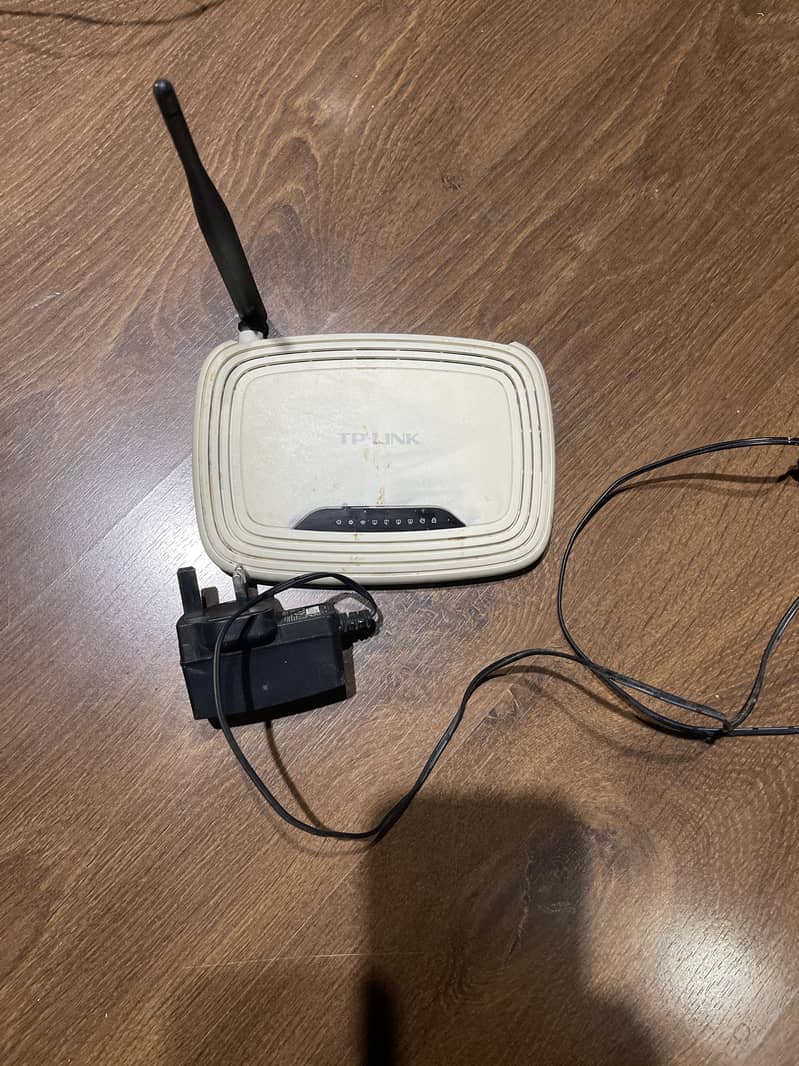 TP Link (WR740N) router for sale - Networking - 1117846386