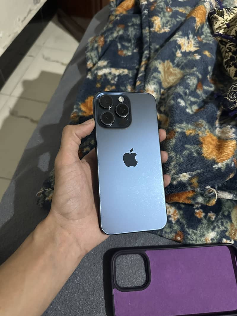 Apple iPhone 15 Pro Max 0