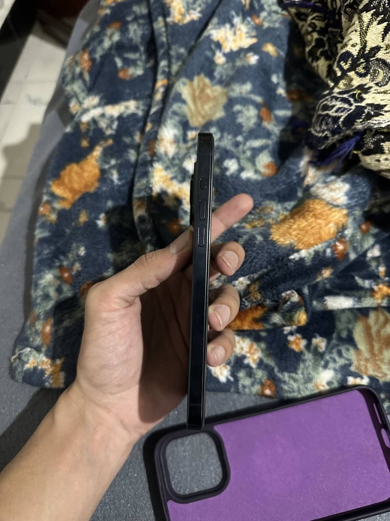 Apple iPhone 15 Pro Max 3