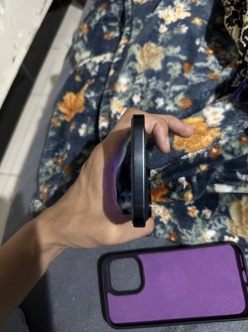 Apple iPhone 15 Pro Max 4